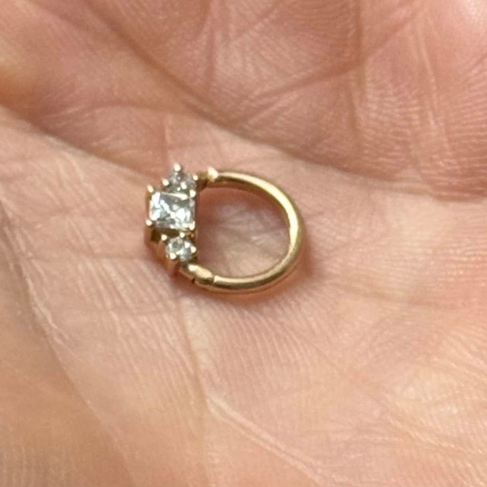 Maria Tash Rose Gold CZ Princess Clicker Ring 16g 5/16” - Picture 4 of 5